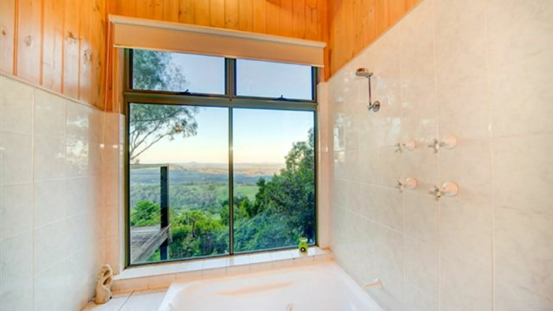Treetops Seaview Montville 4*,